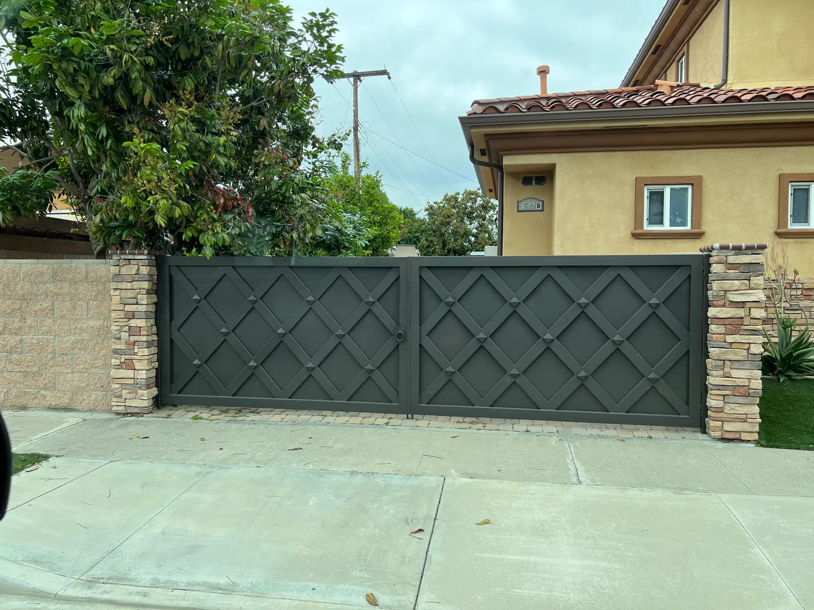 Modern Steel Driveway Gates