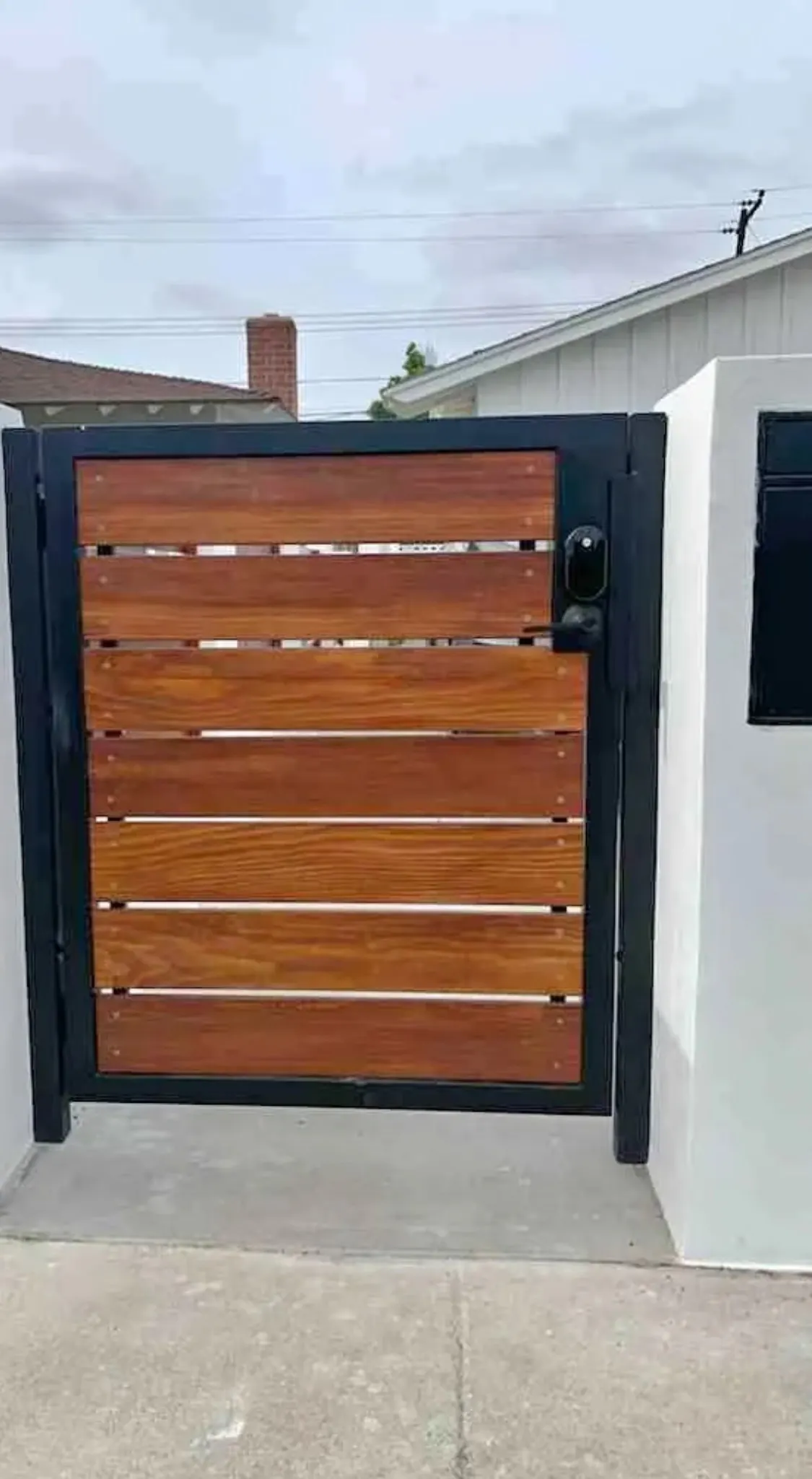 Modern Mixed-Metal Side Gates