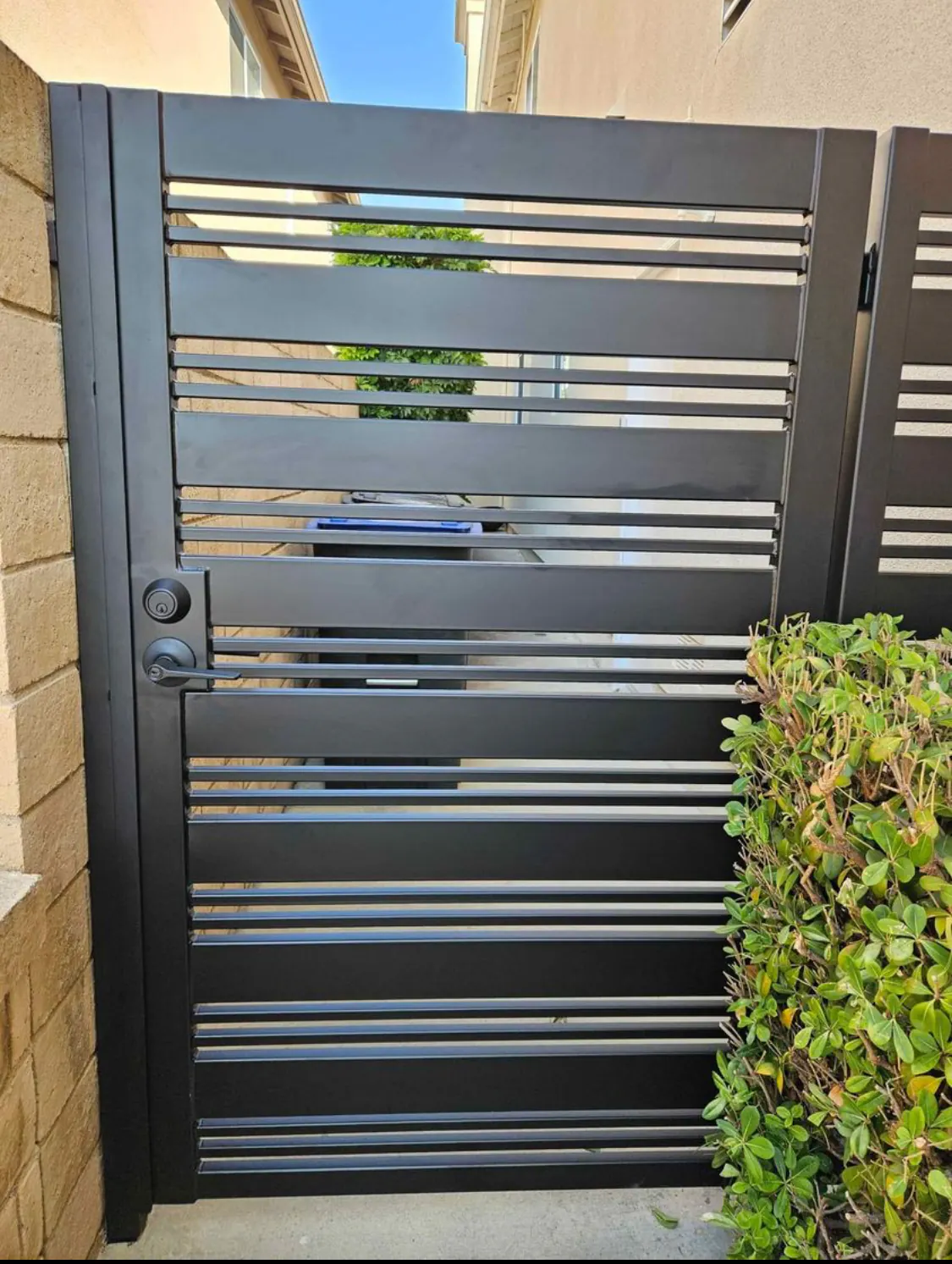 Modern Mixed-Metal Side Gates