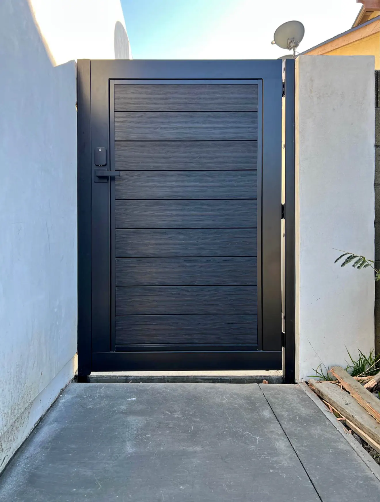 Modern Mixed-Metal Side Gates