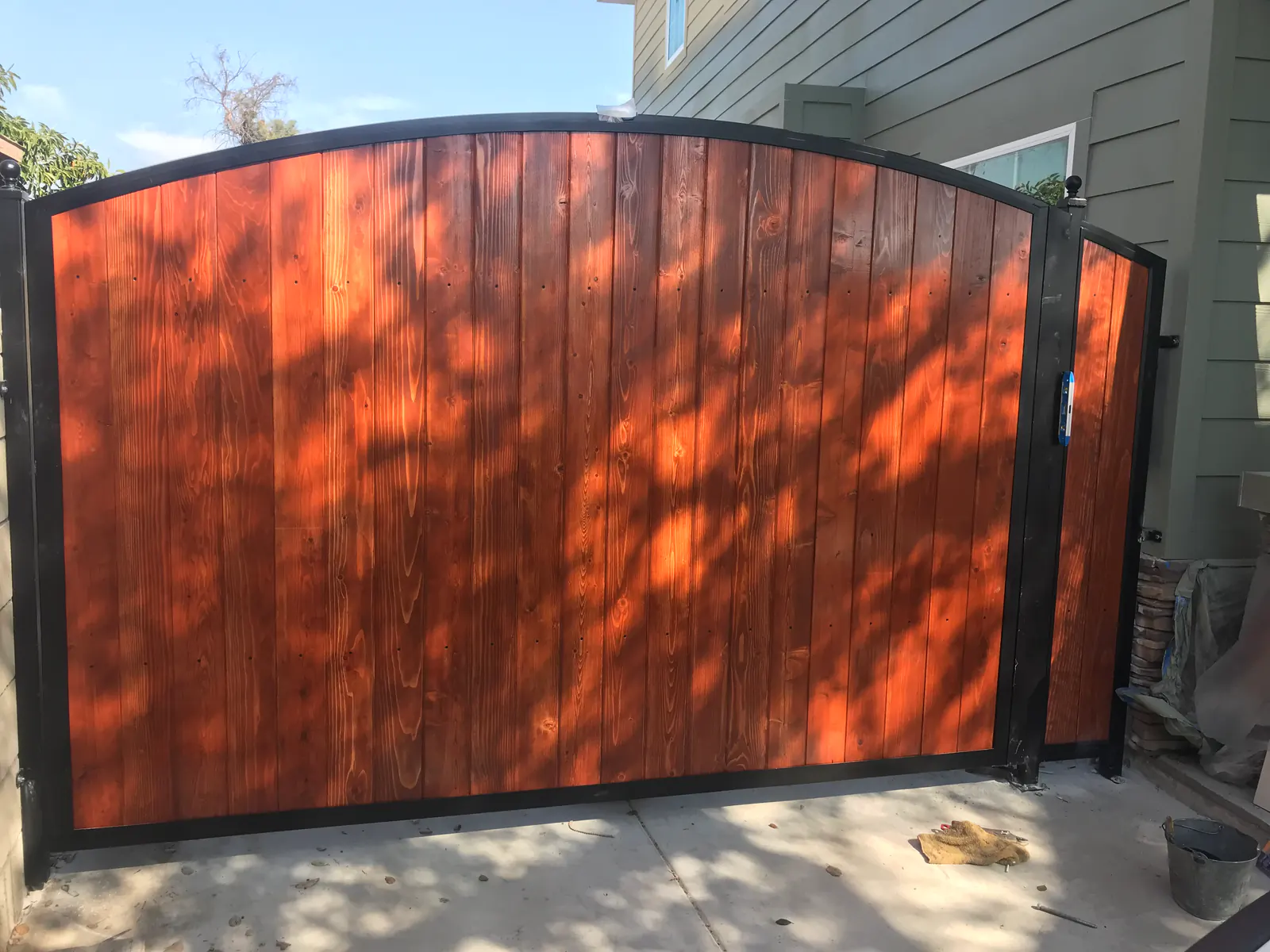 Modern Mixed-Metal Side Gates