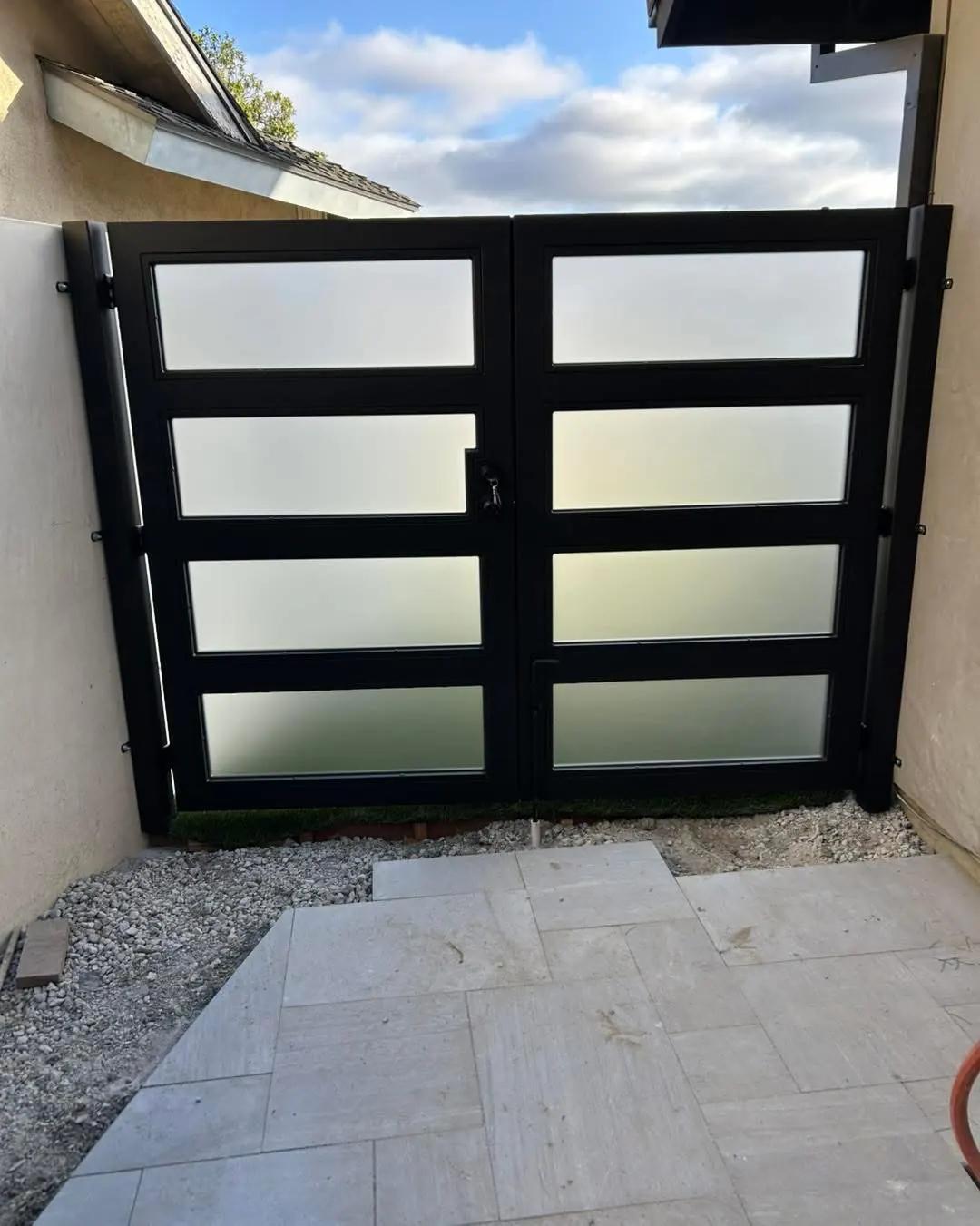 Modern Mixed-Metal Side Gates