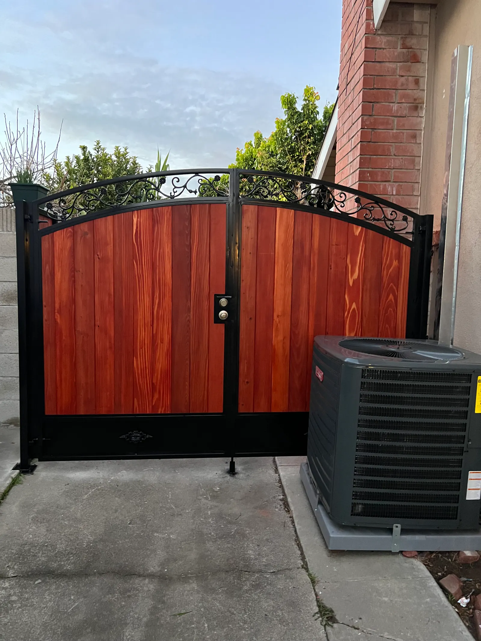 Traditional Mixed-Metal Side Gates