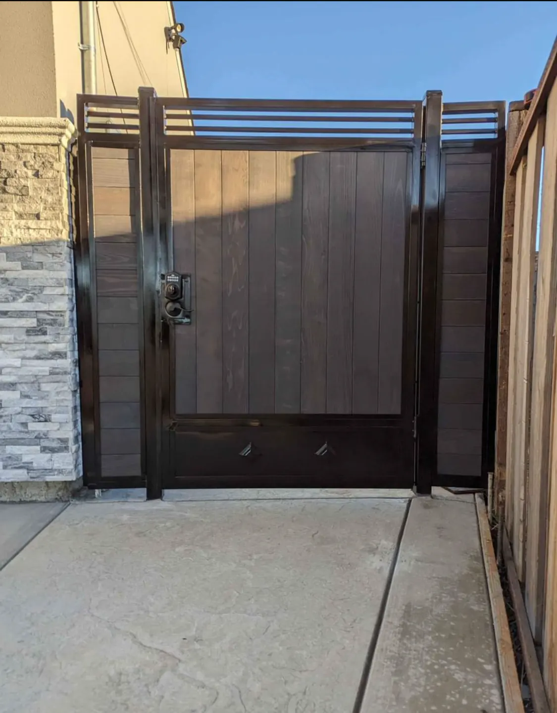 Modern Mixed-Metal Side Gates