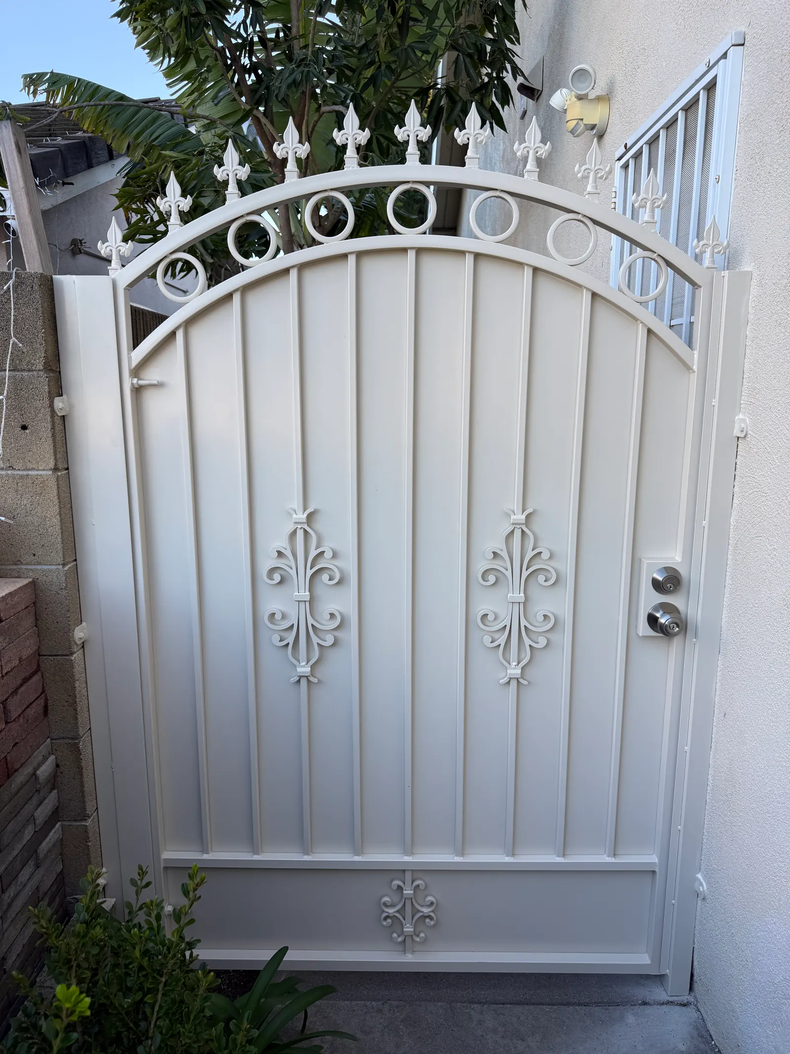 Traditional Steel Side Gates