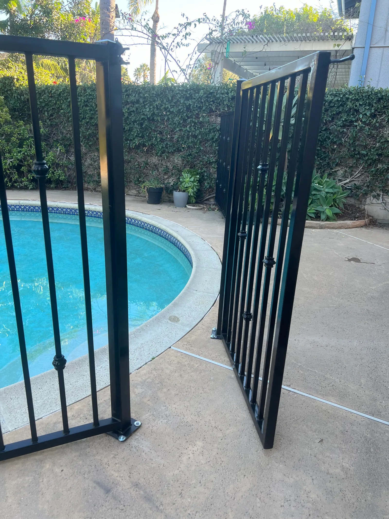 Minimalist Steel Pool Fencing